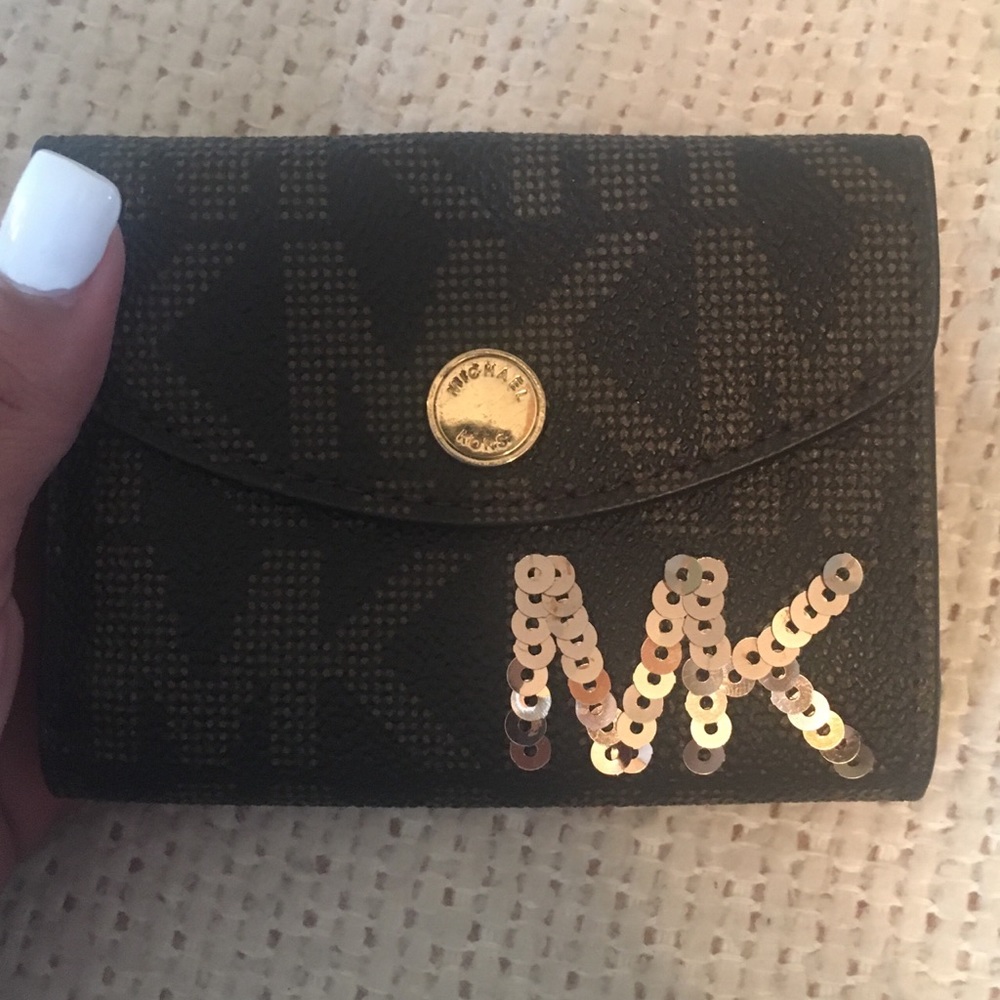 MK change wallet